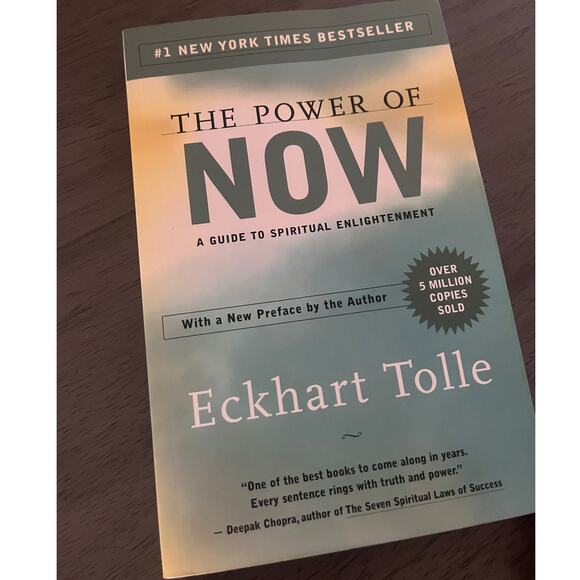 The Power of Now : A Guide to Spiritual Enlightenment - Picture 1 of 2